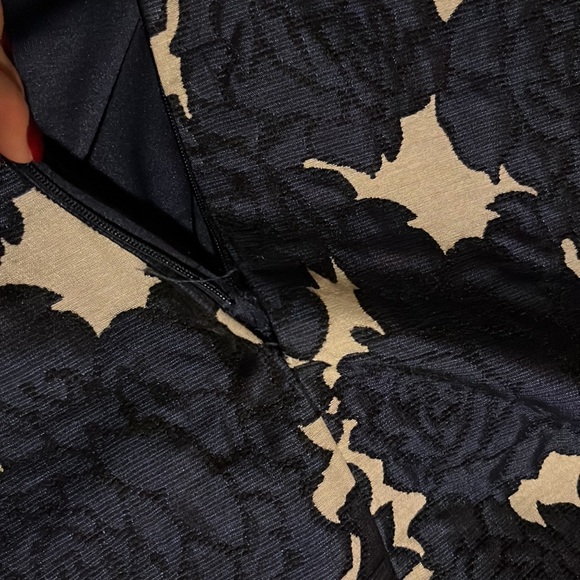 Lucy Paris Blue and White Floral Flared Skirt - Picture 6 of 10